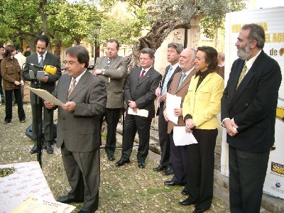 La UCO suscribe un manifiesto en defensa del aceite de oliva y del olivar.