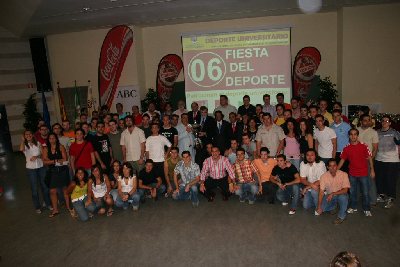 Ciencias de la Educacin  recoge el XXI Trofeo Rector en la Fiesta del Deporte Universitario, primer acto oficial presidido por Roldn Nogueras como mxima autoridad acadmica de la UCO.