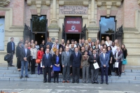 Foto de familia tras el acto de bienvenida