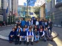 Foto de grupo de los estudiantes durante la visita