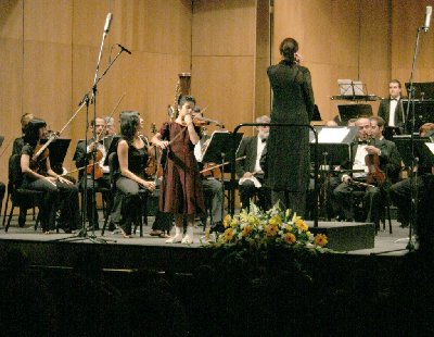 La pequea violinista Carla Marrero, protagonista del concierto de apertura de curso