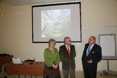 Sesin de la Academia en el Rectorado