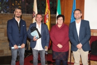 De izda a dcha: Prof. Rut Morales (Vicedecano de Movilidad, Internacionalizacin y Comunicacin Cientfica de la Facultad de Ciencias), Prof. Juan Pedro Montvez (conferenciante), Profa. M Paz Aguilar (Decana de la Facultad de Ciencias) y Prof. Antonio Sarsa (Catedrtico de Fsica).