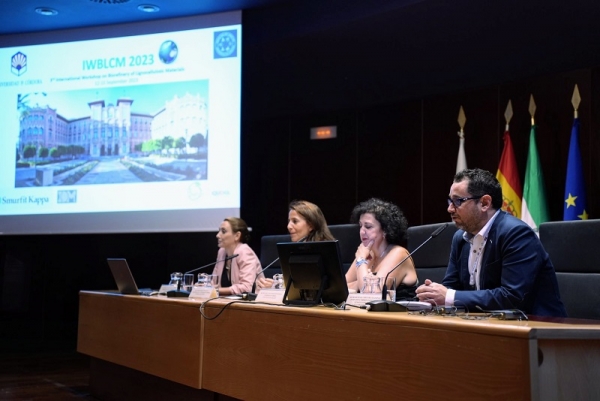 De izquierda a derecha: Sara Pinzi, vicerrectora de Igualdad, Inclusión y Compromiso Social; Lourdes Arce, vicerrectora de Innovación y Transferencia de la UCO; M.ª Paz Aguilar Caballos, decana de la Facultad de Ciencias; y Alejandro Rodríguez Pascual, presidente del comité organizador del Congreso